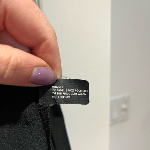 🖤Club Monaco Silk Tank🖤 - Picture 3 of 5